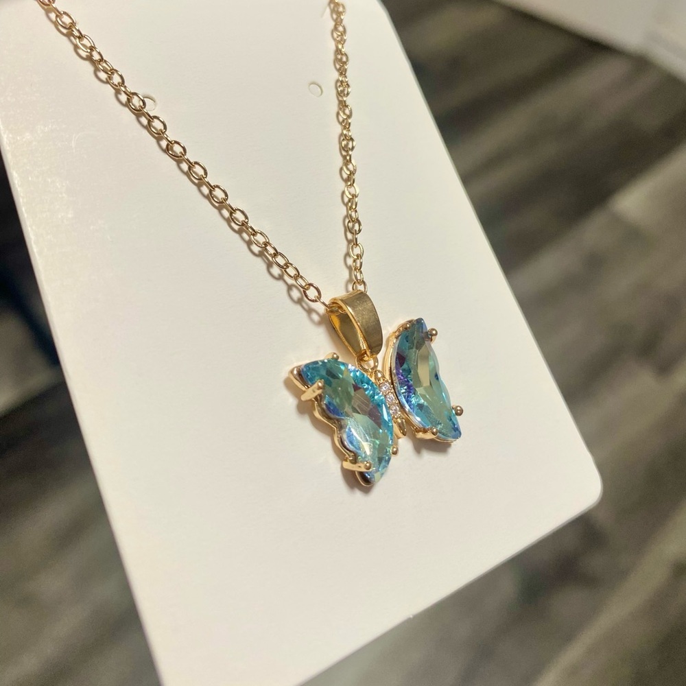NWT Butterfly Zircon Alloy PendantWomen’s Necklace - Picture 5 of 5